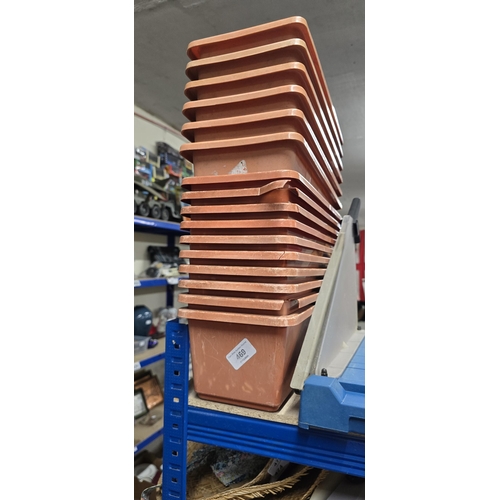 469 - 16 rectangle growing trays