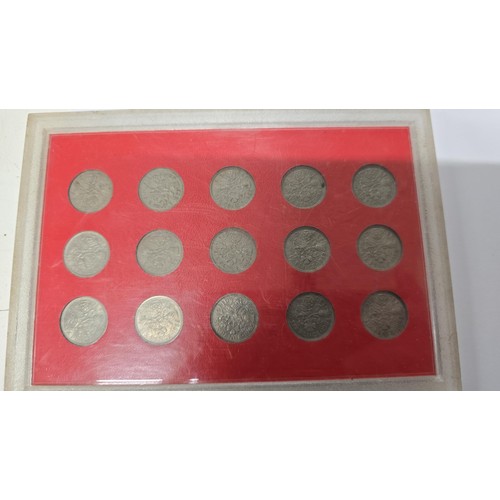 489A - Queen Elizabeth Sixpence set