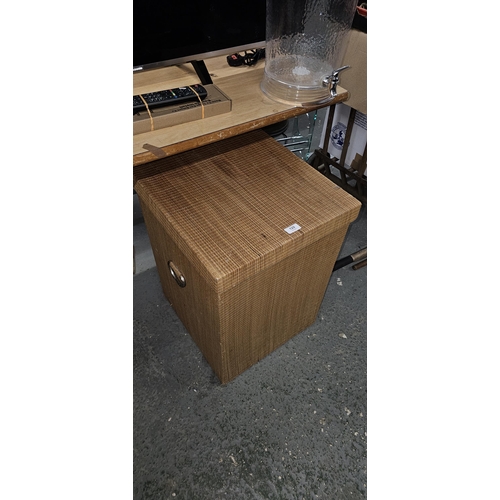 120 - Linen basket good condition