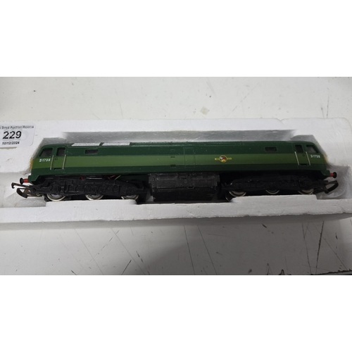 229 - Hornby R.060 Brush Type 4 Class 47/48 Diesel Electric Locomotive D1738