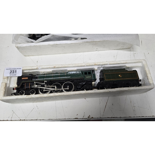 231 - Hornby R063 'Britannia' 70000 Green Locomotive 00 Gauge