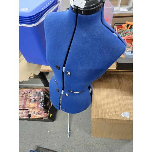 119A - DRESS MAKERS DUMMY, UNSTABLE BASE UNABLE TO POST