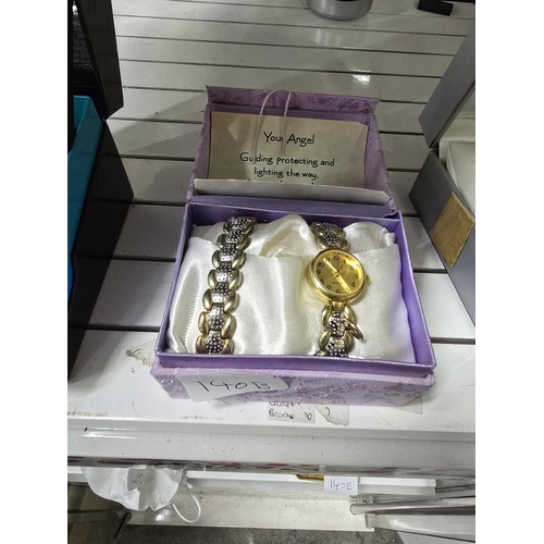 140B - Watch, Bracelet & glass Angle