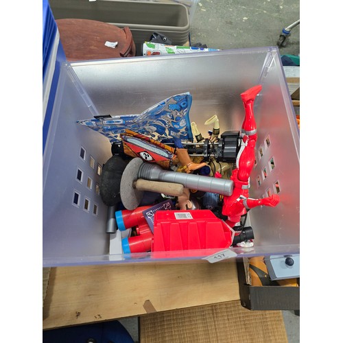 117 - box toys power rangers etc