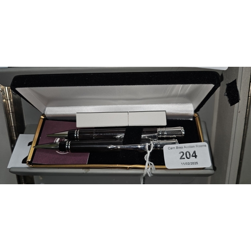 204 - Boxed pen