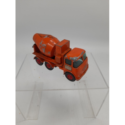 Lot 33        