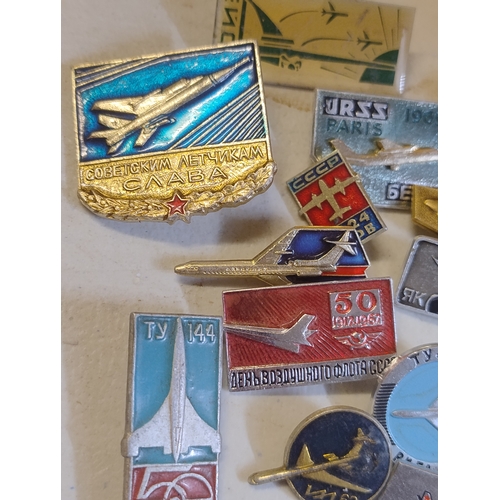 560 - Vintage badges with airplanes-2