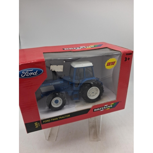 205 - Britains Ford TW25 Tractor 1/32 in box