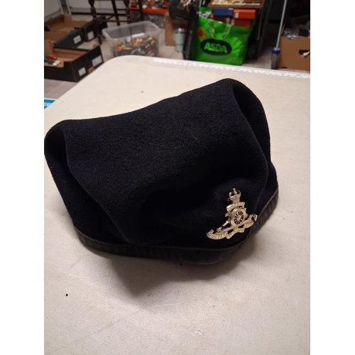 404 - US Army forage cap and field bag