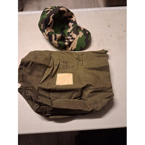 400 - Royal Artillery cap and badge