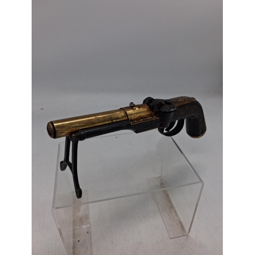 391 - Pistol Desk lighter