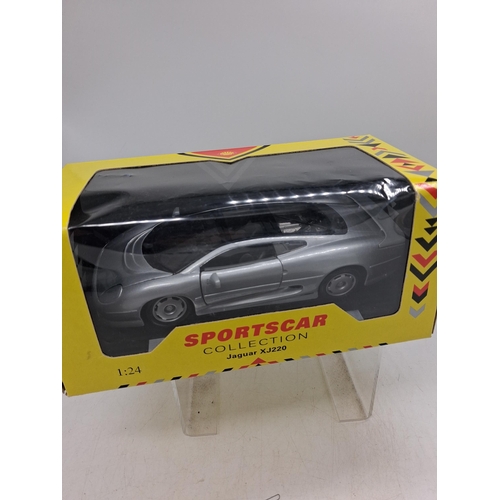 408 - Maisto 1/24 Jaguar XJ220