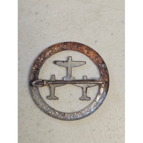 512 - Original German Third Reich Luftwaffe/Air Sports Donation badge, 1930-1940