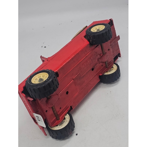 618 - Vintage 1970s TONKA Pressed Steel Red Jeepster Runabout SUV