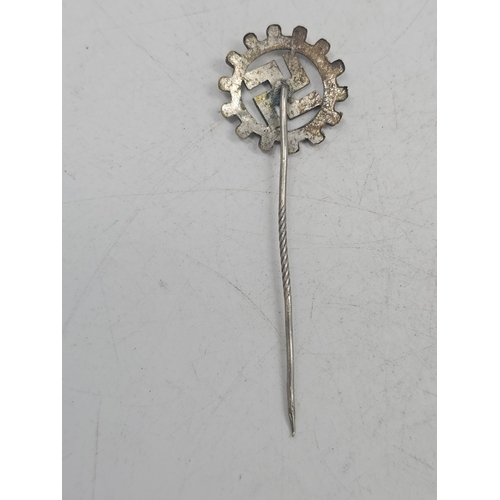 632 - The Third Reich pin badge with Swastika
