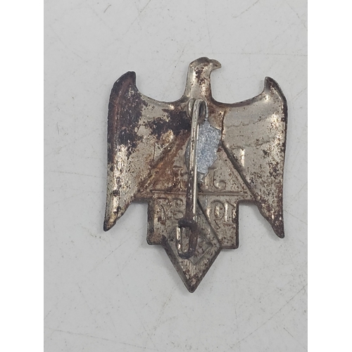 646 - 1937 German Hitler Youth Hostel Association donation badge