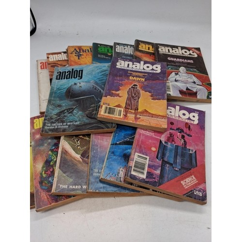 421 - 15 vintage Analog Sci-Fi magazines