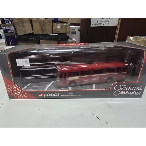 232 - Corgi The Original Omnibus Company 97095 Lancashire Holiday Set