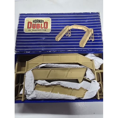 39 - Boxed Hornby Dublo D1 Footbridge