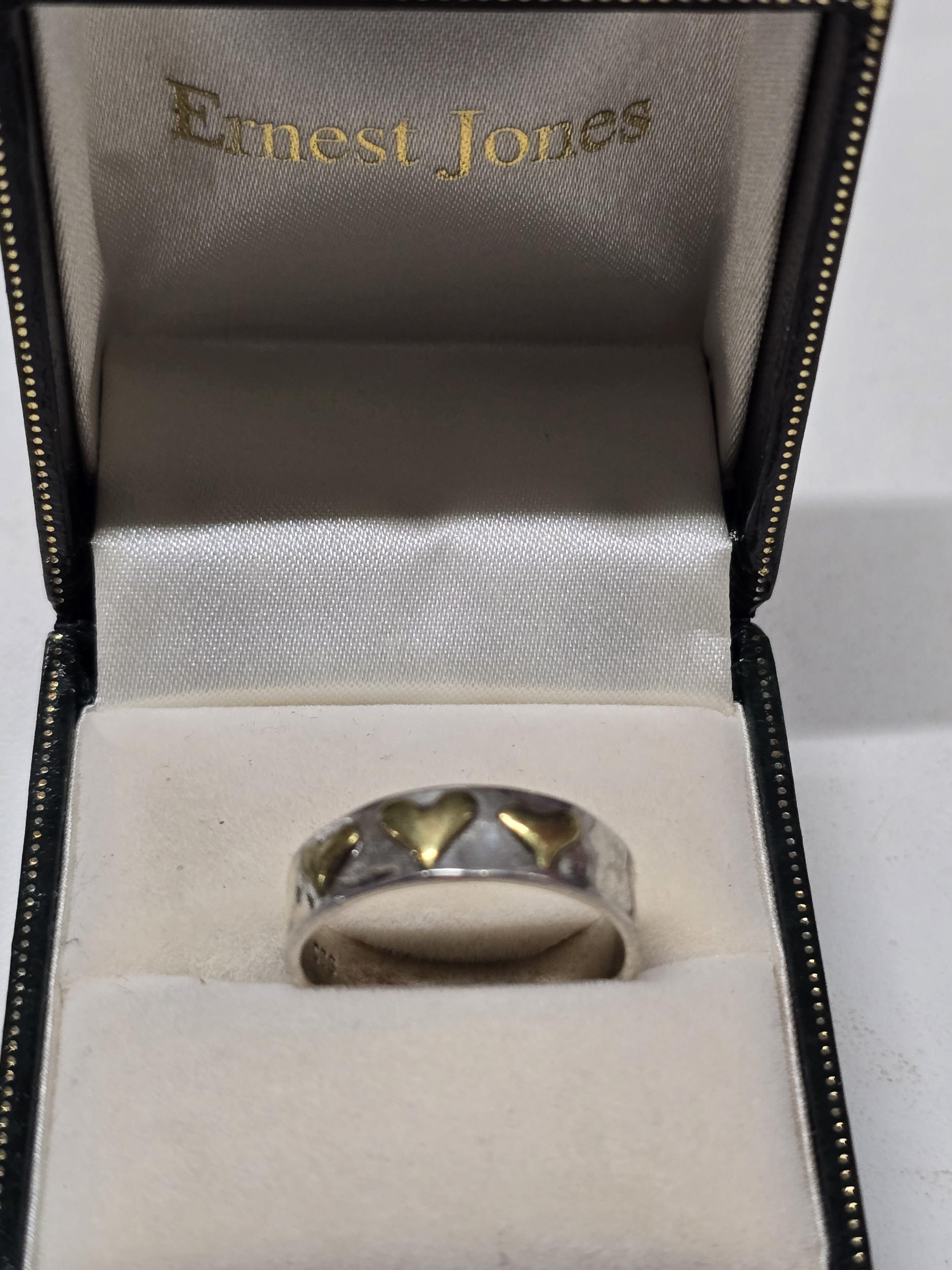 A 925 Silver Two-Tone Heart Band Ring size N