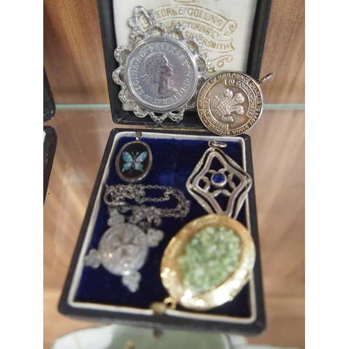 79 - A silver thimble hallmarked Birmingham 1908 stamped 7, maker JS, St Johns Ambulance Association silv... 