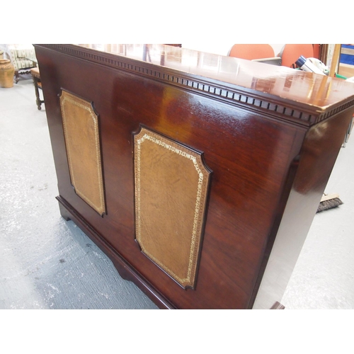 97 - Mahogany drinks bar with leather inset to front, approx. H99cm x L126cm x D65cm & D33cm