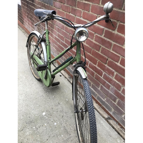 2 - A vintage ladies Raleigh bicycle with Sturmer archer gears