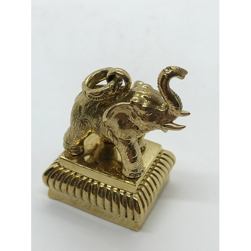 212 - A novelty document seal in the form of an elephant