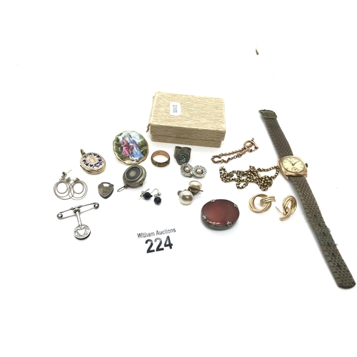 224 - Vintage jewellery including brooches, necklace, a silver napkin badge hallmarked Birmingham, silver ... 