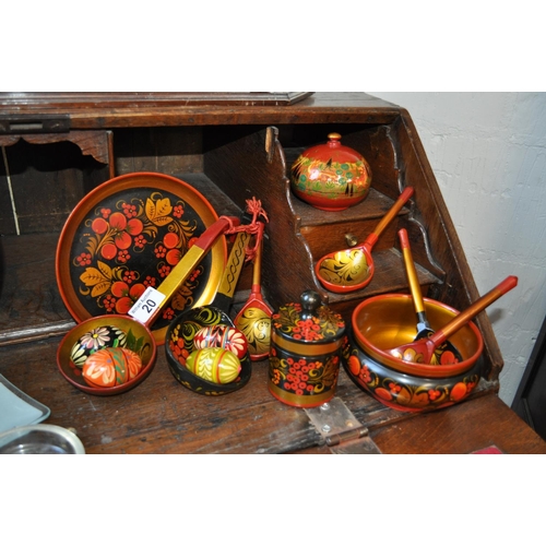 20 - A collection of colourful lacquer ware items