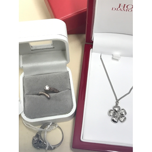 158 - Hot Diamonds silver necklace in presentation box together with two silver CZ rings, all stamped 925