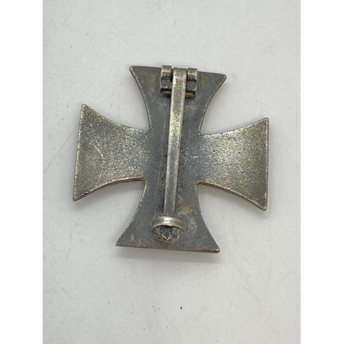 19 - Imperial German Iron Cross 1st class 1914 WW1 pin back VF