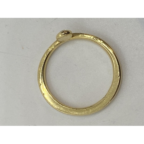 239 - A mixture of jewellery items consisting of 18ct yellow gold band with diamond ring hallmarked Links ... 