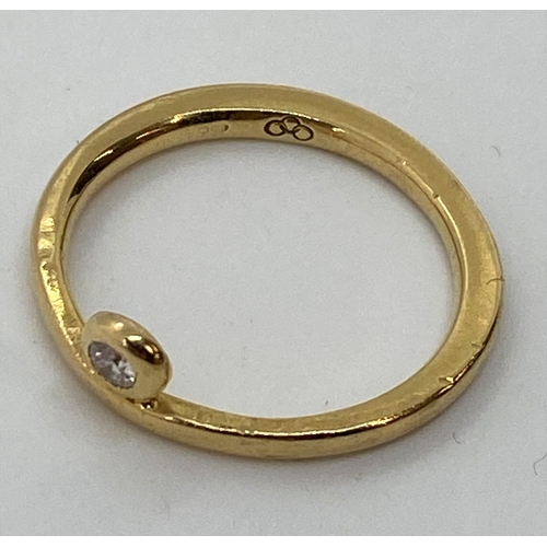 239 - A mixture of jewellery items consisting of 18ct yellow gold band with diamond ring hallmarked Links ... 