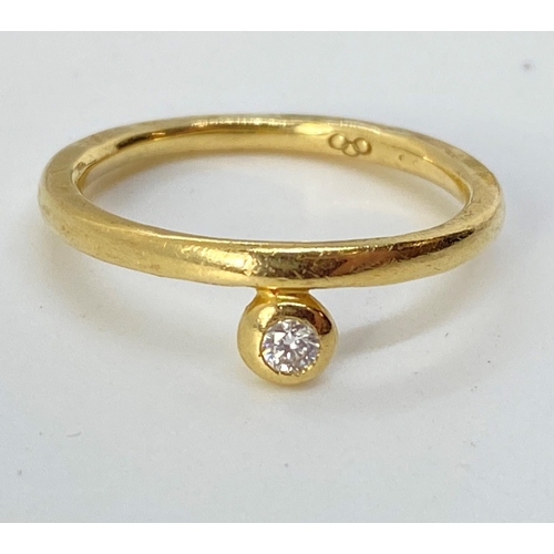 239 - A mixture of jewellery items consisting of 18ct yellow gold band with diamond ring hallmarked Links ... 