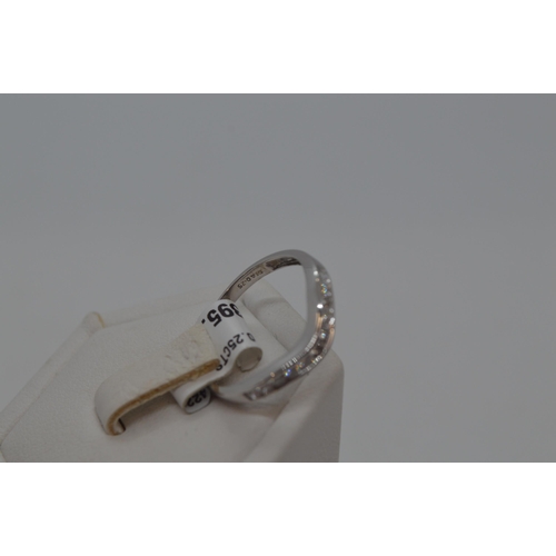 195 - 9ct white gold ring with diamonds, approx 025ct, hallmarked London, approx Size M.  This item has be... 