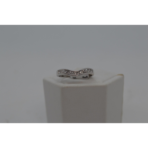 195 - 9ct white gold ring with diamonds, approx 025ct, hallmarked London, approx Size M.  This item has be... 