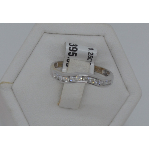 195 - 9ct white gold ring with diamonds, approx 025ct, hallmarked London, approx Size M.  This item has be... 