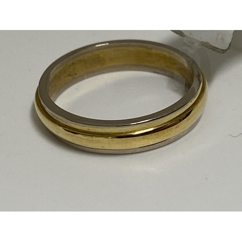 181 - 18ct gold band ring of rib design, approx size M, approx gross weight 4.5g.  This item has been cons... 