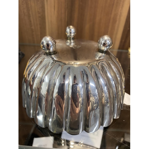 280 - Sterling silver 925 ribbed design bowl standing on ball feet and weighing approx 166gms