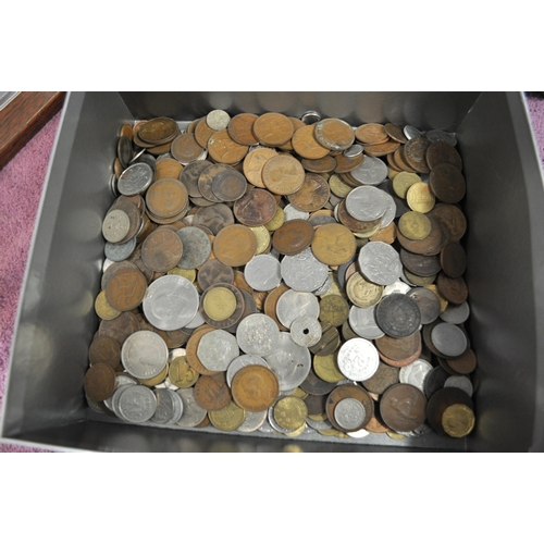 189 - A mixture of British and overseas coins and notes to include some silver coins