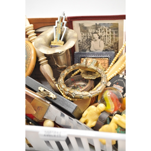 67 - A mixed box of small collectible vintage and retro items including a  'Molnija' mechanical, 18 jewel... 