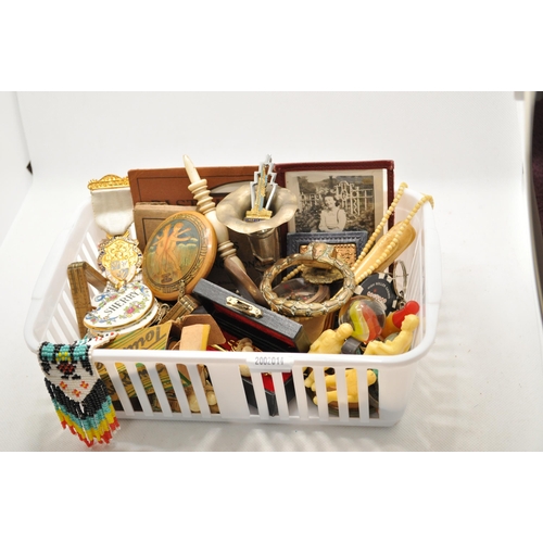 67 - A mixed box of small collectible vintage and retro items including a  'Molnija' mechanical, 18 jewel... 