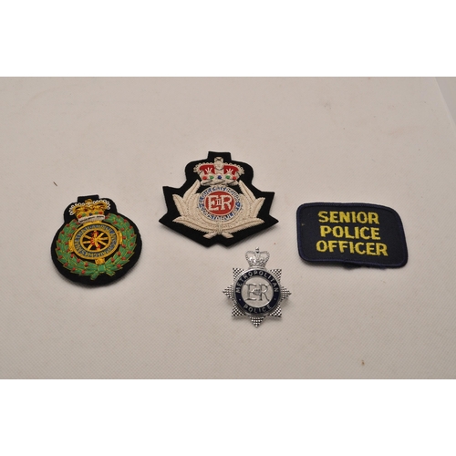 78 - Metropolitan Police metal cap badge (F&S to reverse) and senior police officer embroidered badge,  G... 