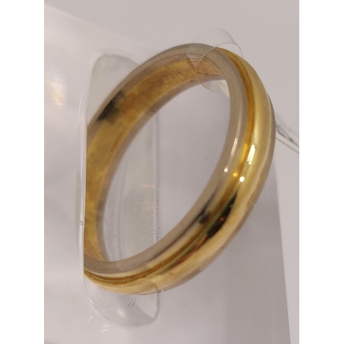 21 - 18ct white/yellow gold band ring, approx size M, unmarked, approx weight 4.5g