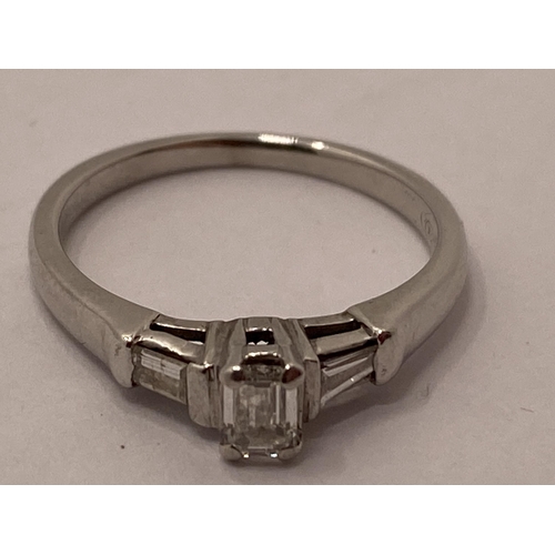 230 - 18ct white gold diamond baguette style ring, approx size K, hallmarked 750