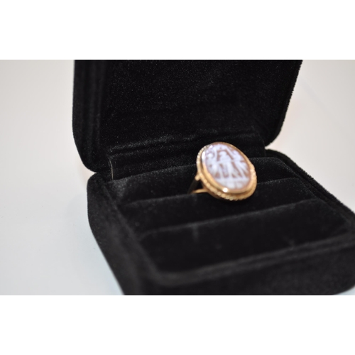 193 - 9ct Gold cameo ring (depicting Grecian ladies) size O/P hallmarked Edinburgh 1975