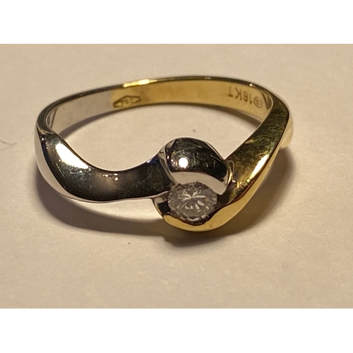 219 - 18ct yellow/white gold single stone diamond ring of approx  .20ct, stamped 750, approx size O