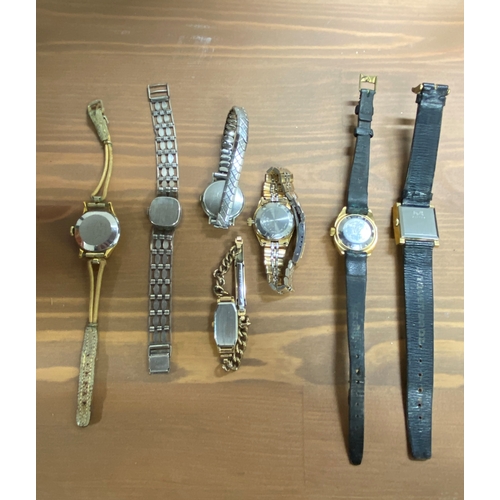 246 - Retro and vintage wristwatches to include dials marked Timex, Fossil, Tina, etc six items in total. ... 