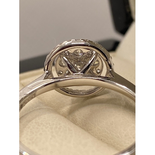 252 - 18ct white gold diamond ring brilliant cut, 0.50cts, clarity VS, Colour F-G.  Hallmarked 18ct. Appro... 